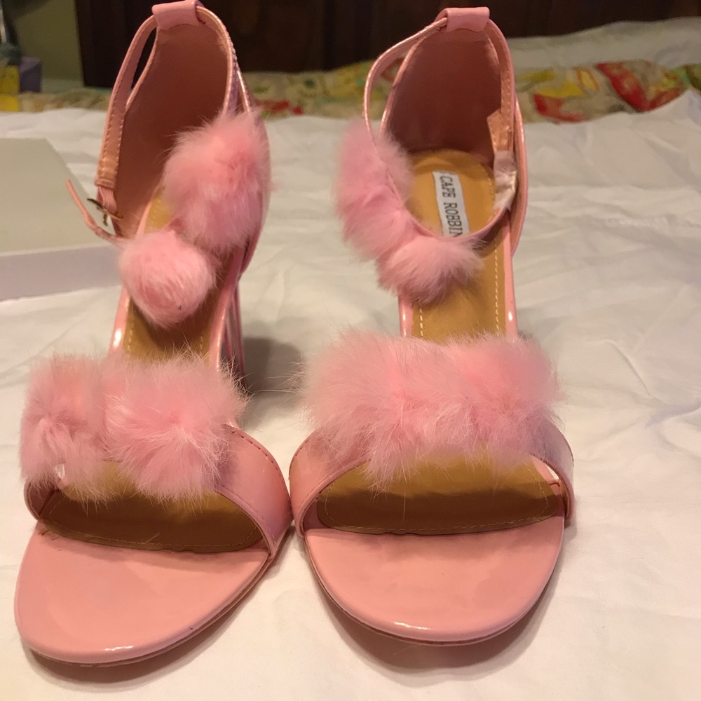 Pink heels with faux fur - Picture 2 of 4